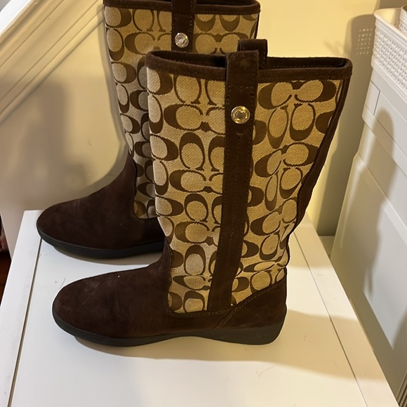 COACH TULLIP BROWN MONOGRAM BOOTS A7746 SIZE 6B TALL PULL UP BOOTS - Picture 4 of 9